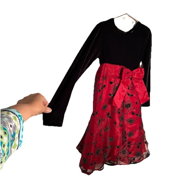 Blueberi Boulevard Girls Red Black Party Dress. Velvet Feel Top, Embroidered 6 - Picture 2 of 11